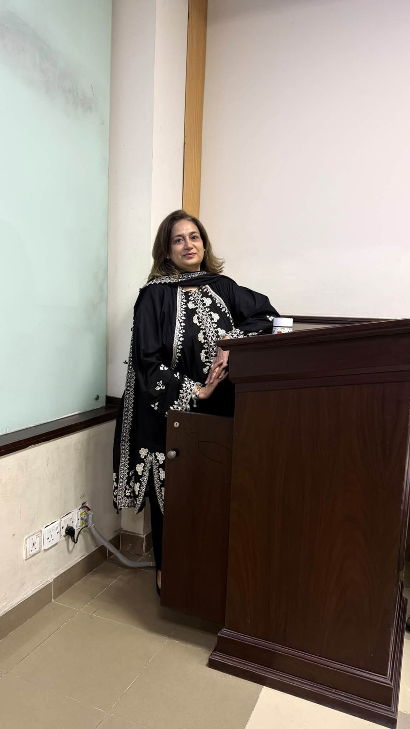 A presentation in the faculty development programme.